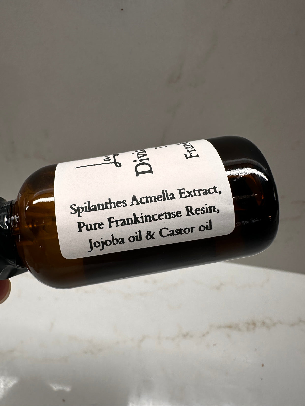 DIVINE RESIN OIL (Frankincense Resin + Paracress Oil)
